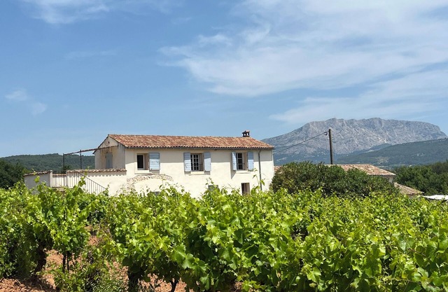 Farmhouse in country house close to Aix en Provence
