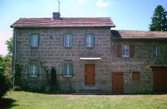 Farmhouse in great calm, not attached