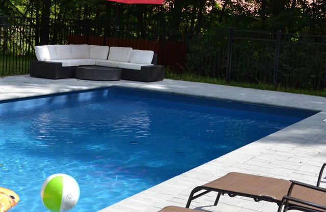 Farmhouse with Pool Minutes to Hunter Mountain