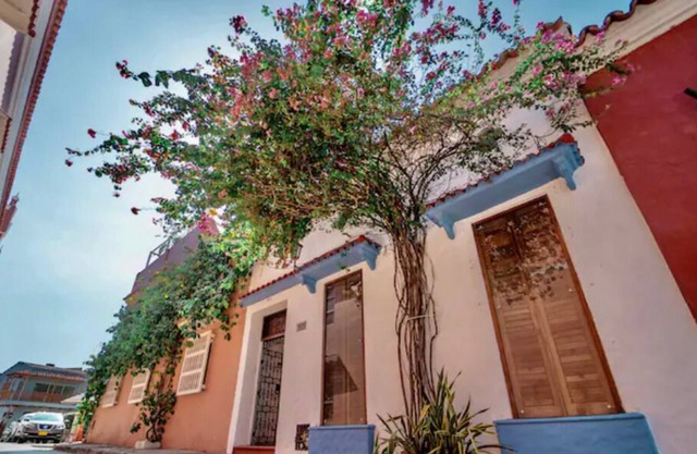 Fascinating Casa Trinitarias in Walled City / Pool
