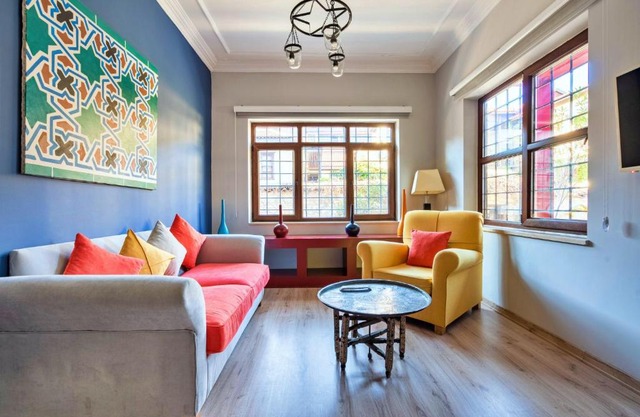 Fascinating Flat near Hadrians Gate