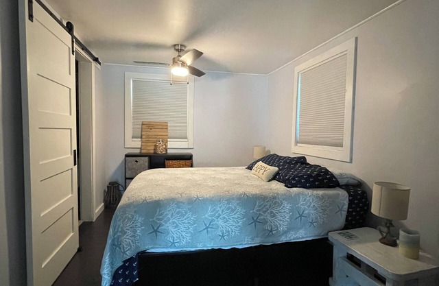 *Faster Horses /Nascar* *Lakefront Cottage/Key West Vibe* Kayaks/Paddle Boat