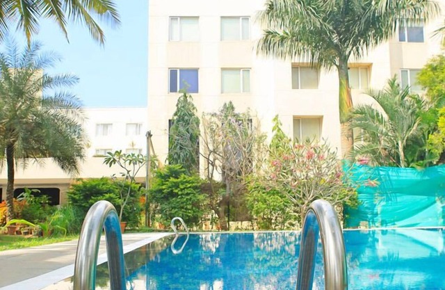 Featherlite Evoma Hotel