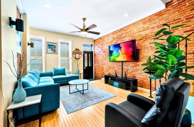 Federal Hill & Inner Harbor Lux Retreat: Sleeps 6