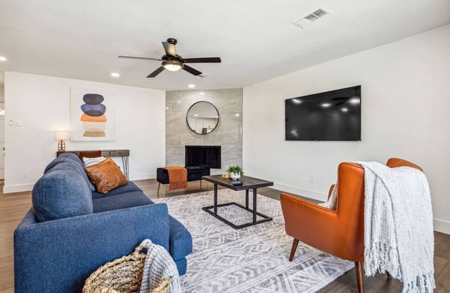 Feel at Home! New Renovated House By *Grandscapes*