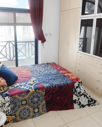 Female Friendly Central Room