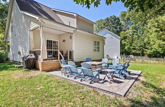 Fenced Yard *Near Downtown *Fire Pit