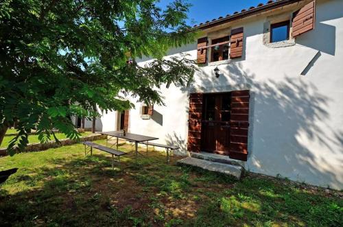 Ferienhaus In Kotli Mit Grill, Garten Und Gemeinschaftlichem Pool