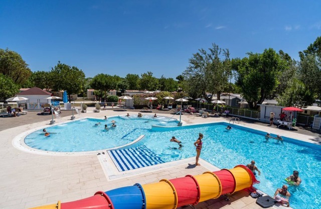 Ferienpark Marina Camping Village Lodge Deluxe für 6 Personen
