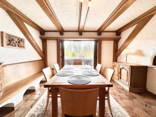 Ferienwohnung 3 bis 6 Pers WLAN und Parkplatz, HDZ und Kliniken in der Nähe, direkt an der A2 und A30 gelegen