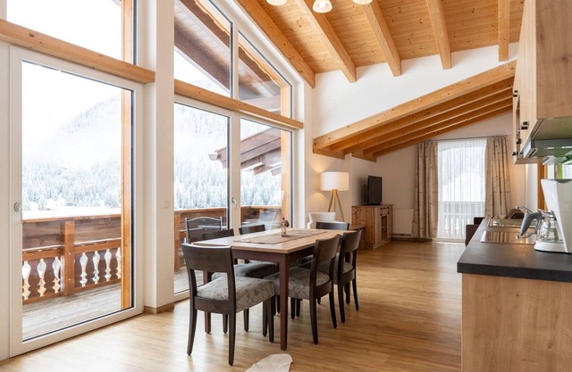 Ferienwohnung Gaichtspitze - Appartments und Pension Mariandl