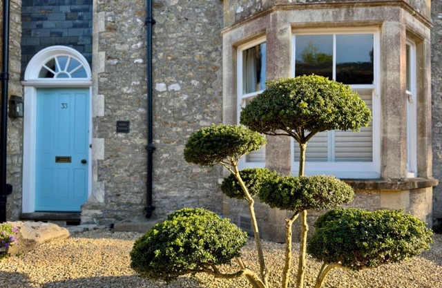 Fern House sleeps 4 guests in 2 bedrooms