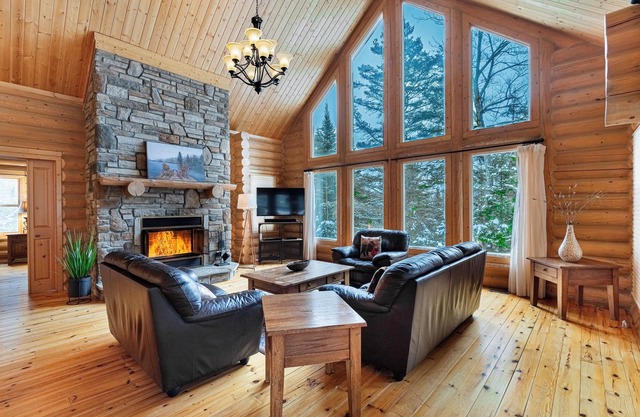 Fiddler Lake Resort Chalet + Private Spa