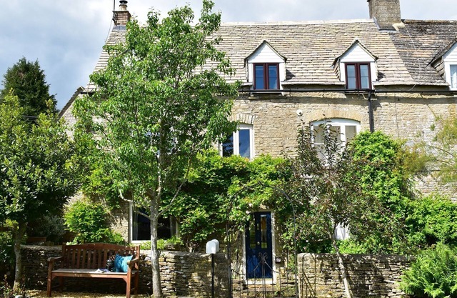 Field View - sleeps 5 guests in 3 bedrooms