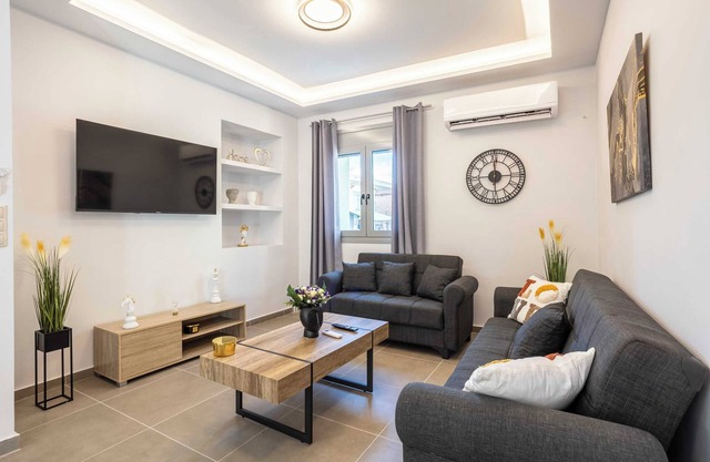 Filiatra Charming Urban Escape Your Cozy Retreat