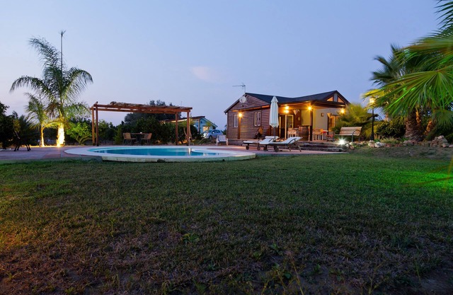 FINCA LOS SUEÑOS. BEAUTIFUL WOODEN HOUSE