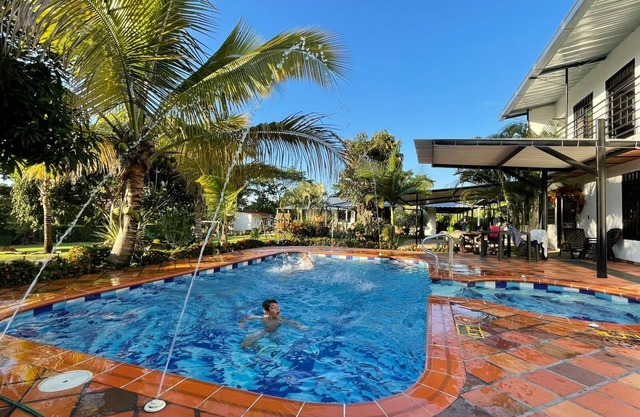 FINCA SANTA CLARA RIVERA HUILA