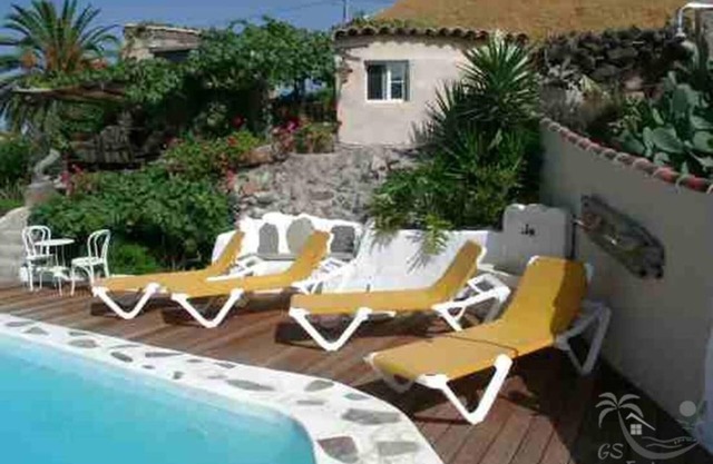 Finca vacation rest relaxation community pool
