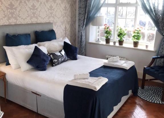 Finchley Apartment