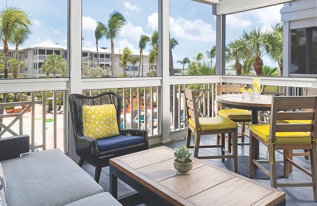 𝐅𝐢𝐧𝐝𝐢𝐧𝐠 𝐌𝐞𝐢𝐥𝐢 Beach House Resort + Amenities, 2-Bedroom