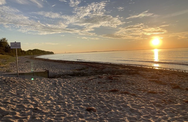 Fine and small - within walking distance of the stand