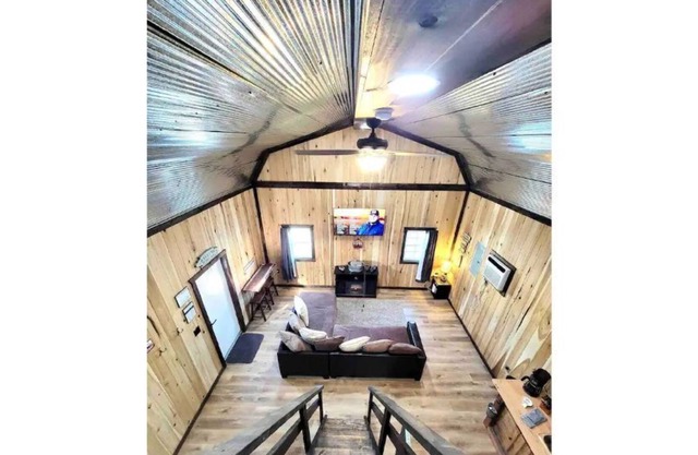 Fins-N-Feathers- family friendly with boat parking-ramps within minutes