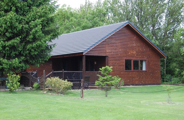Fir Tree Lodge - Pondfauld Holidays PK11988P