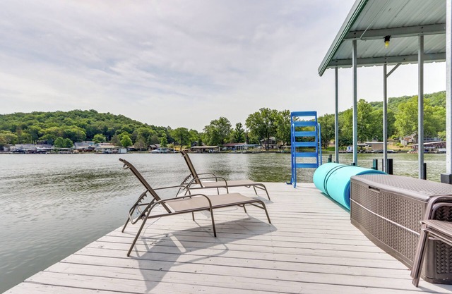 Fire Pit & Dock: Lake of the Ozarks Retreat!