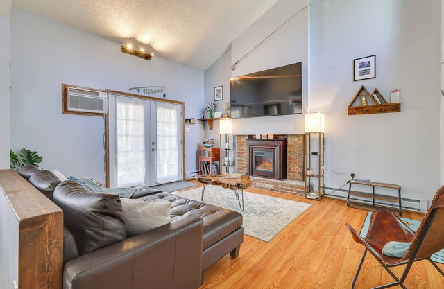 Fire Pit, Pool & Beach Access: Tobyhanna Home!