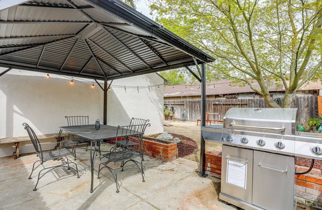 Fire Pit & Yard Games: Inviting Clarksburg Cottage