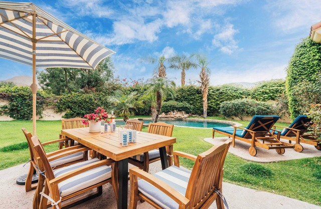 Firefly by Avantstay Spacious Backyard w/Pool& Hot Tub!