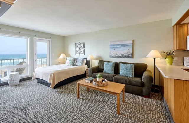 Fireplace Suite With King Bed! Kitchen, Wifi!
