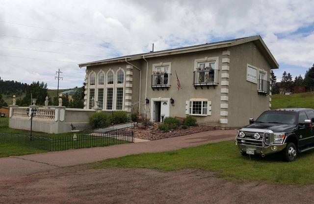 FIRST CLASS: SilverHouse Downtown Cripple Creek