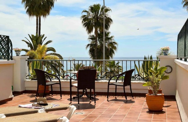 First line of beach, comfortable apartment overlooking Playa Burriana bay
