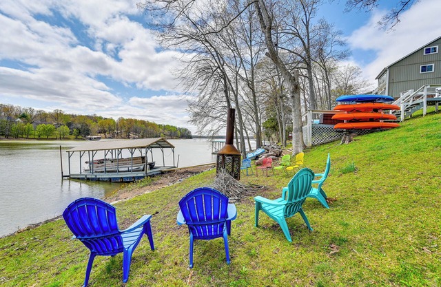 Fish & Grill: Spacious Home in Eddyville!