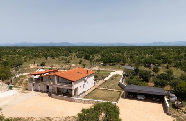 Five Bedroom Villa With Pool