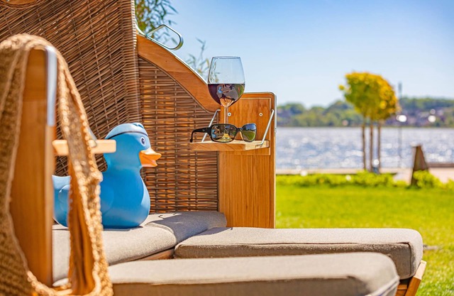 Fjord berth 2 - underfloor heating, shower, terrace, garden furniture, beach chair