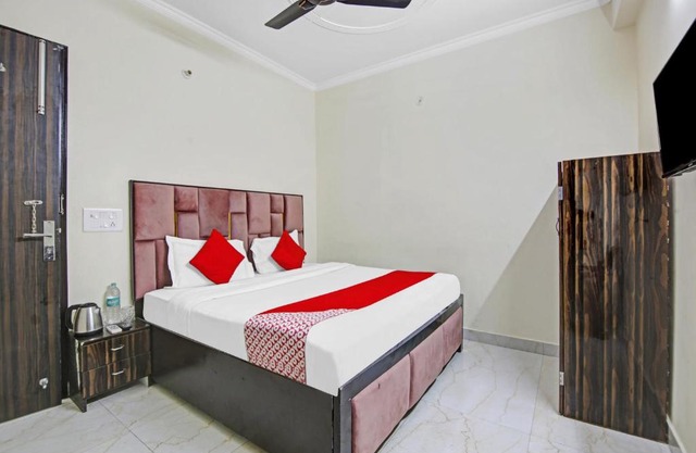 Flagship Hotel SKY Residency Near PVR Vikaspuri Delhi