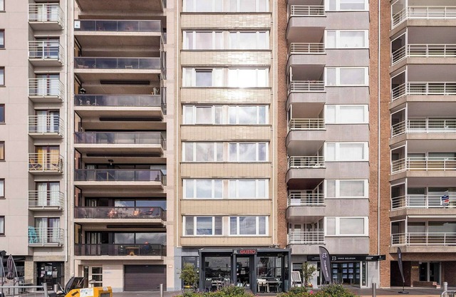 Flat in Blankenberge with Marina Views