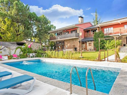 Flat in Galapagar with Spa and Mountain Views