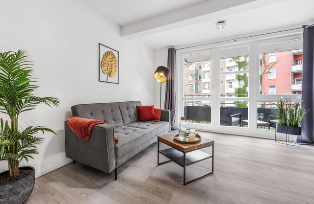 Flat in Südfriedhof with large balcony