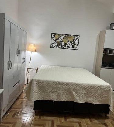 Flat Studio em Área central com ar condicionado e Garagem