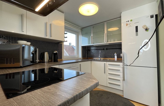 Flat with 2BR and terrace between restaurants