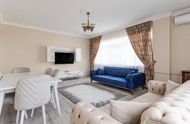 Flat with Balcony 3 min to Public Transportation
