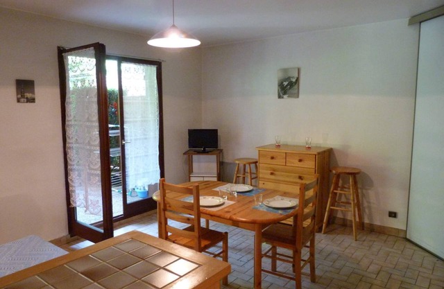 Flat with garden, lake of annecy