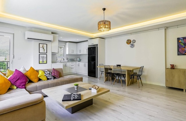 Flat with Mountain View and Balcony in Antalya