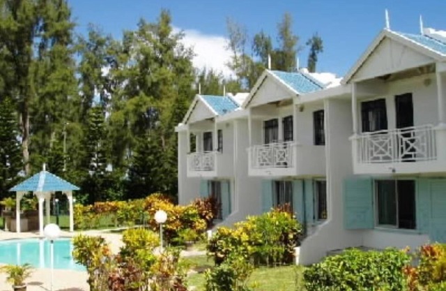 Flic En Flac: bungalow - 5 rooms - 5/7 persons High standard property