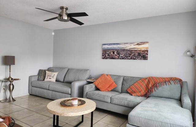FlipFlop Condo#2! Best bang for YOUR DOLLAR in town!