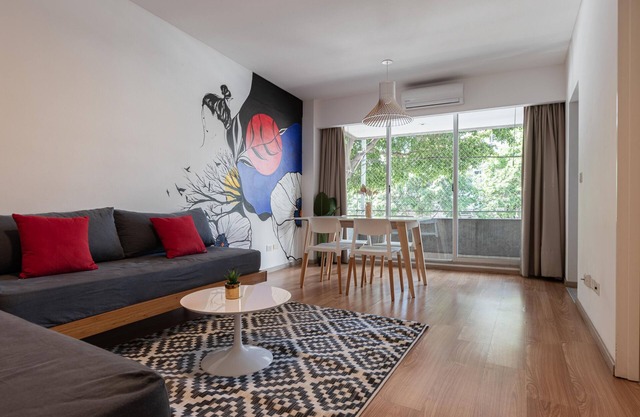 Fliphaus + Greg Perez 3500 'A' - 1 Bd Patio & BBQ