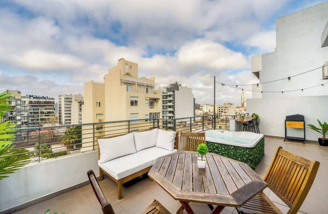 Fliphaus + Ravignani 1372 - 1 Bd Pool & BBQ